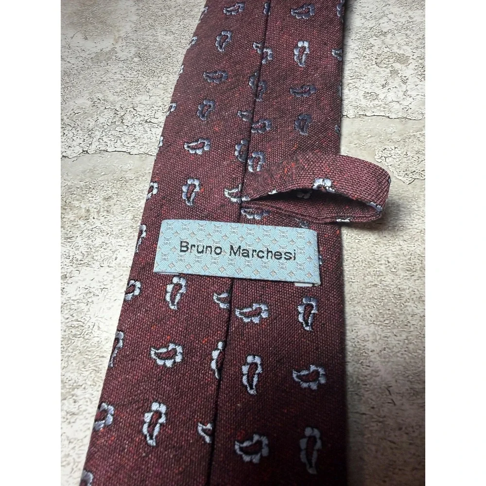 Bruno Marchesi 100% Silk Tie Mens One Size Red Paisley Embroidered Necktie